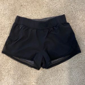 REVERSIBLE LULULEMON BLACK AND GRAY SHORTS